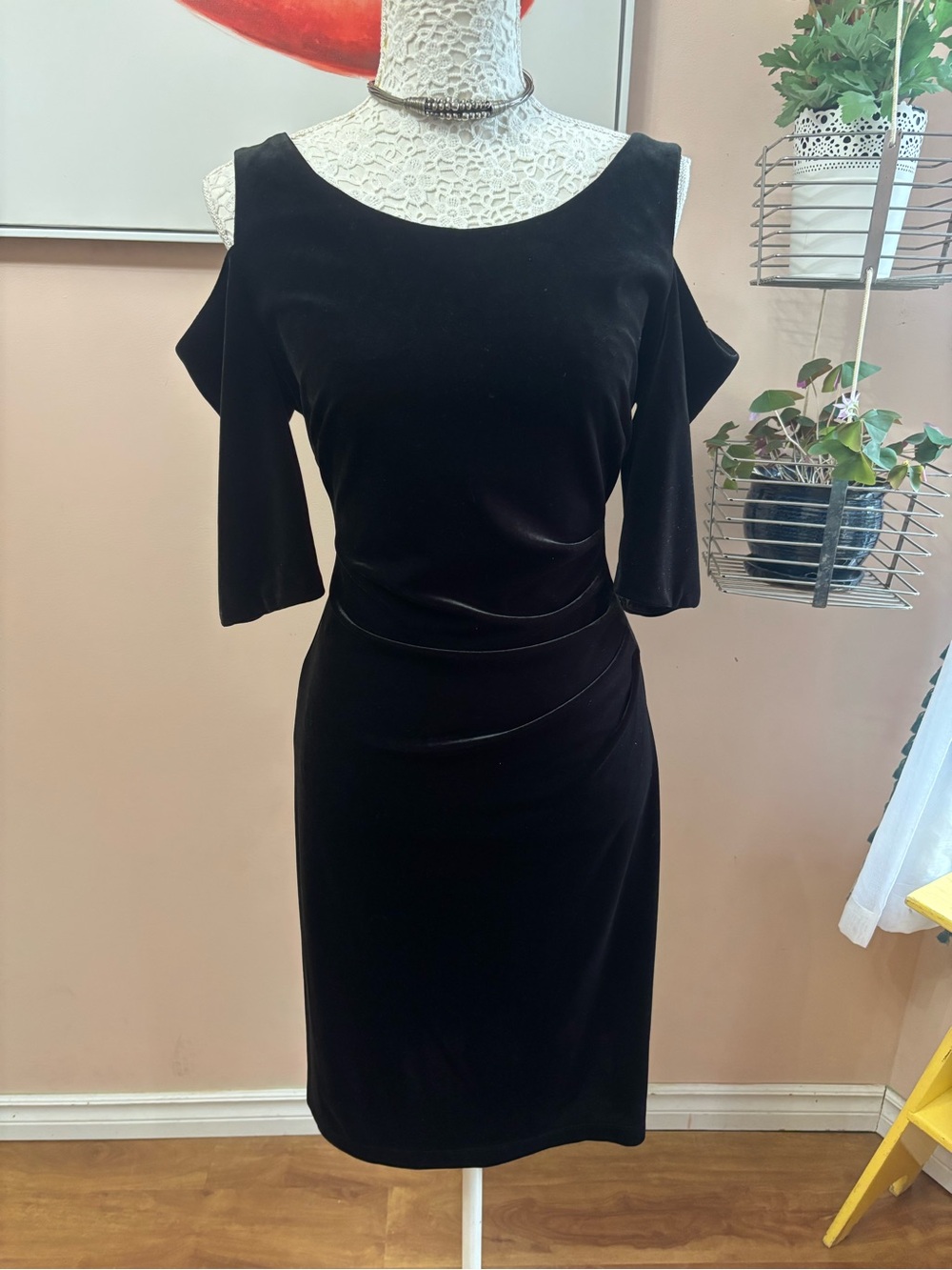 Vintage 90s Elegant Black Cold-Shoulder BodyCon Velvet Dress